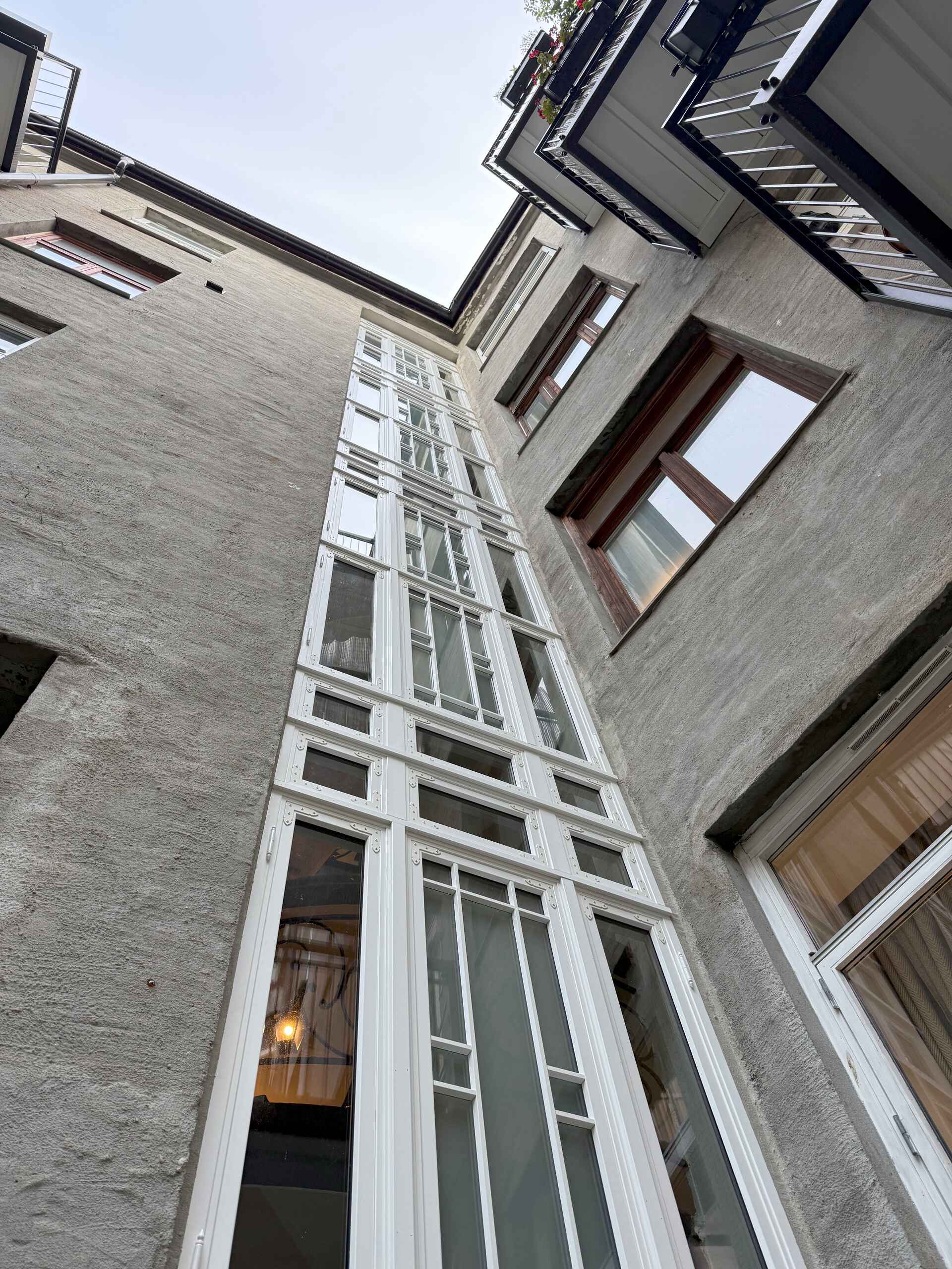 Spesialtilpasset vindusfasade i Oscars gate, Oslo